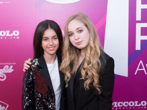 Fashion People Awards Kids 2019: Арутюнову наградили за блогерство, Абрамову – за семейные ценности